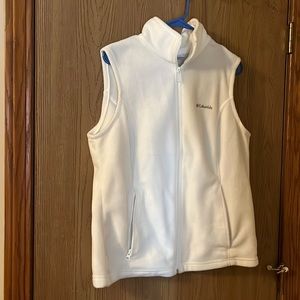 White Fleece Columbia Vest - Large